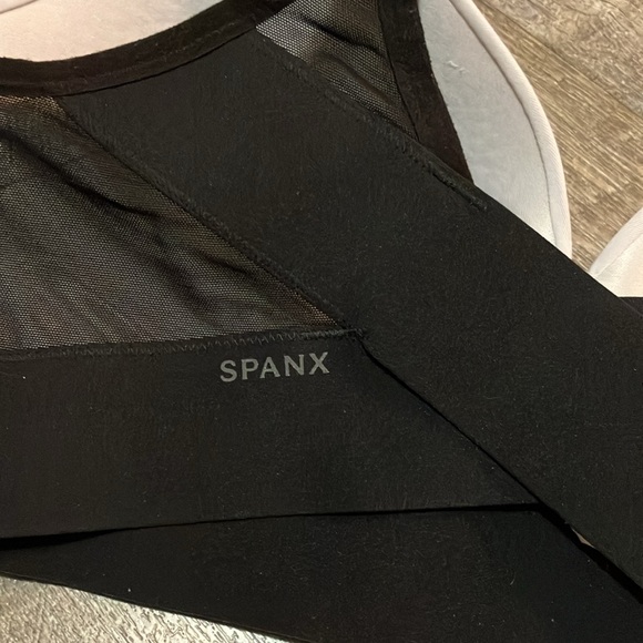 SPANX Bra size Medium - Picture 4 of 5